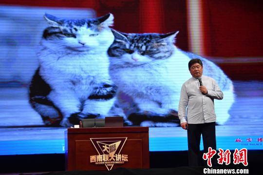  图为单霁翔讲述故宫猫的故事 刘冉阳 摄
